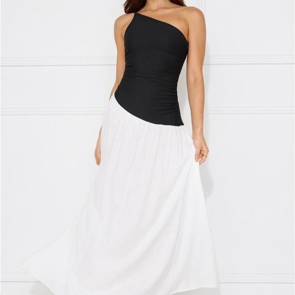 'Hello Molly LAVISH HIDEAWAY ONE SHOULDER MAXI DRESS BLACK, Size XS